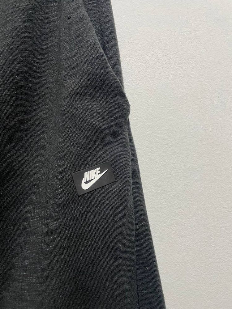 Спортивні штани Nike