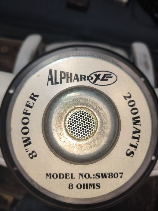 Динамик сабвуфера фирмы Alphard
