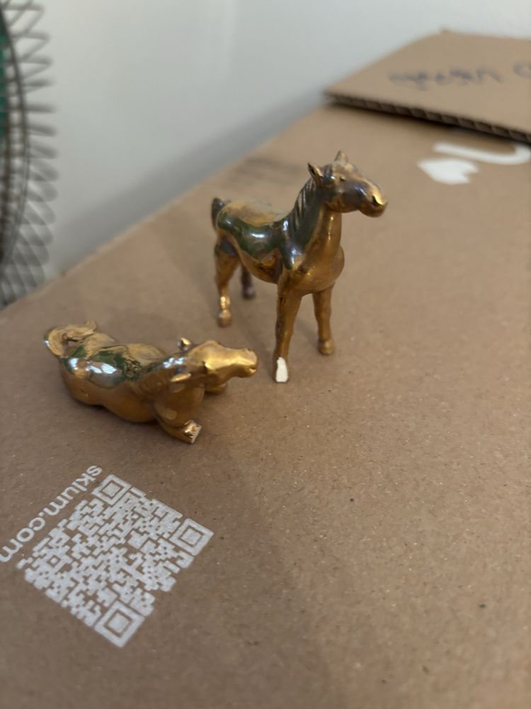 Mini estatuetas cavalo porcelana