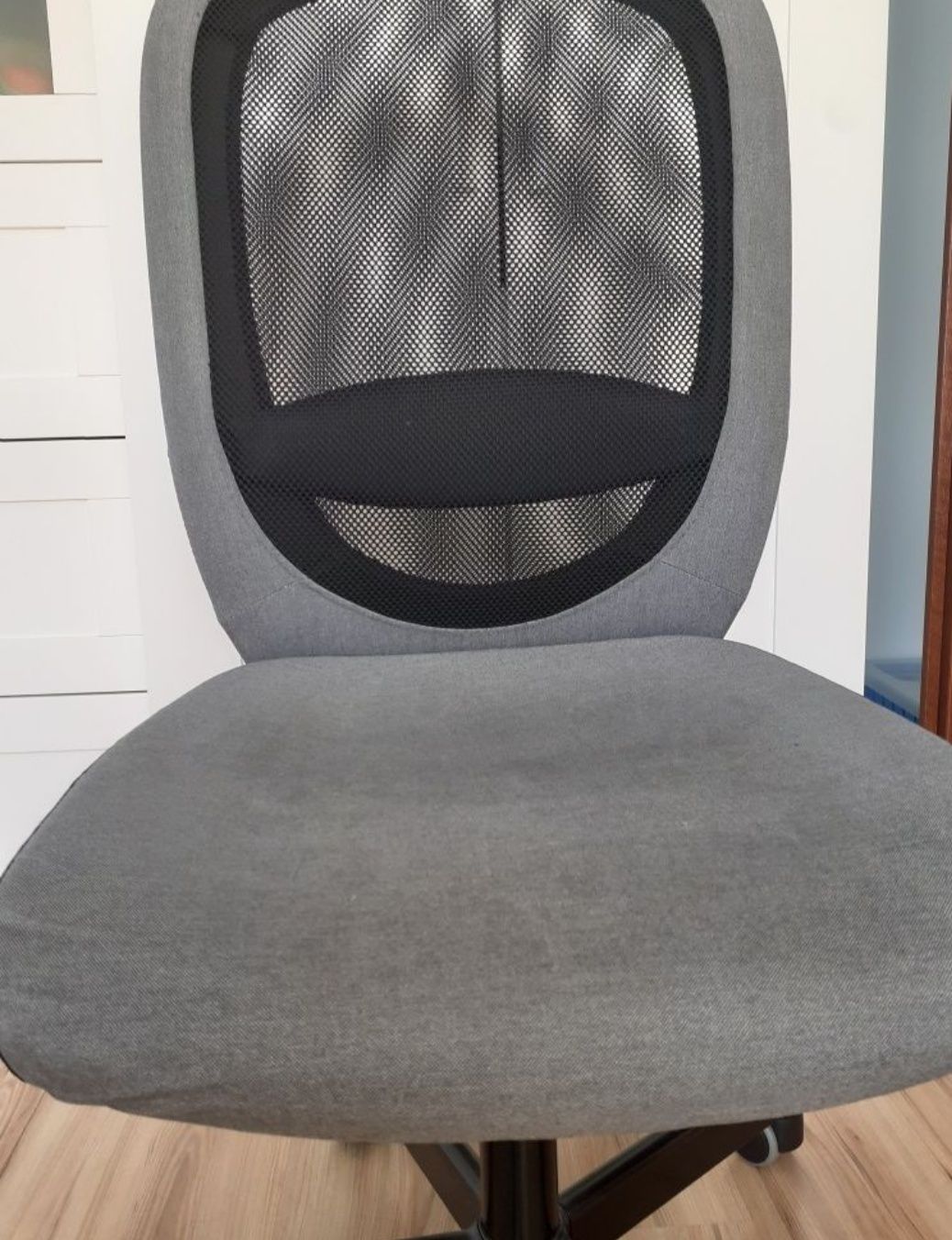 Krzesło biurowe Ikea Flintan szare
