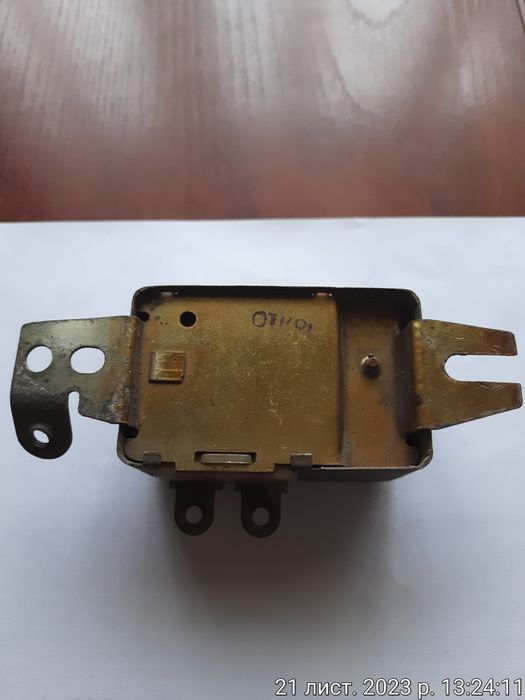 Реле зарядки 3702