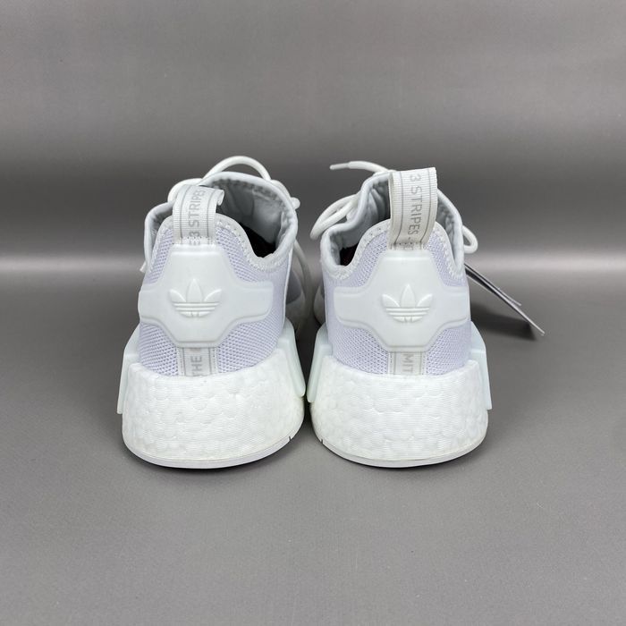 Білі кросівки Adidas NMD_R1  Originals H02334 Оригінал для залу в бігу