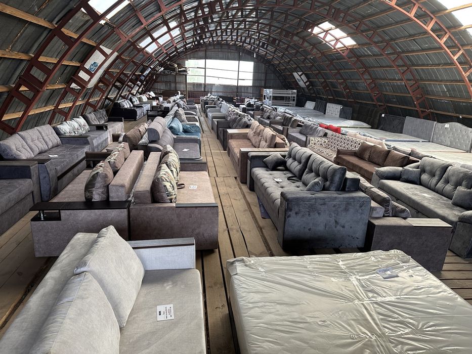 Склад Меблив розпродаж