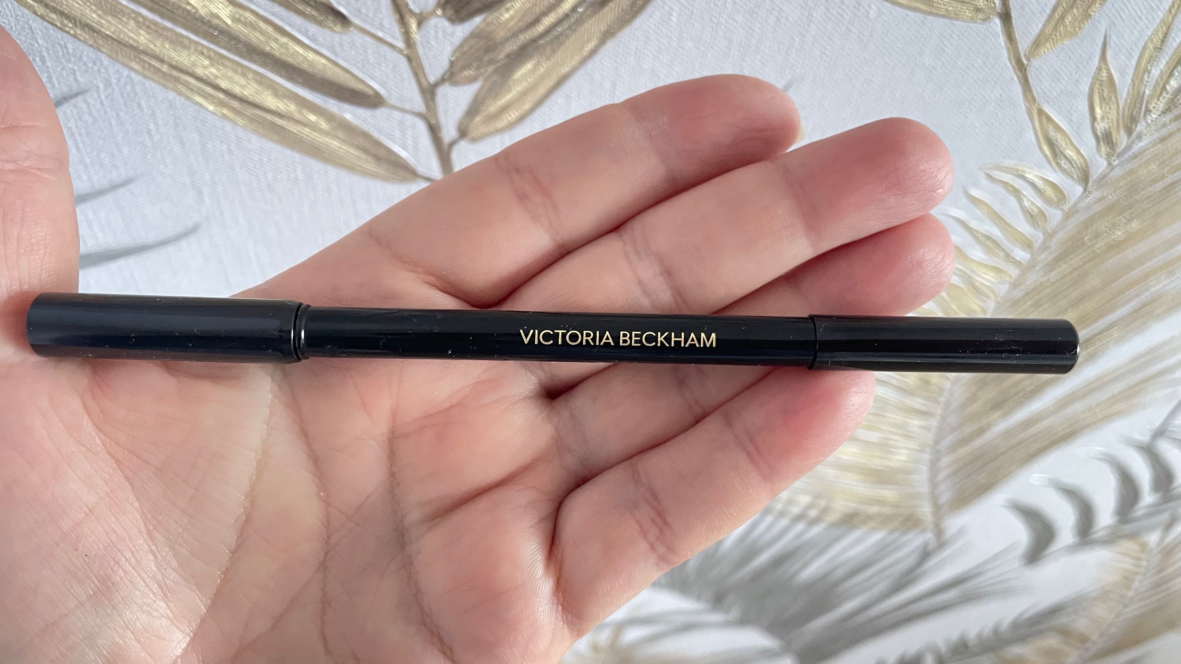 Олівець каял Victoria Beckham чорний