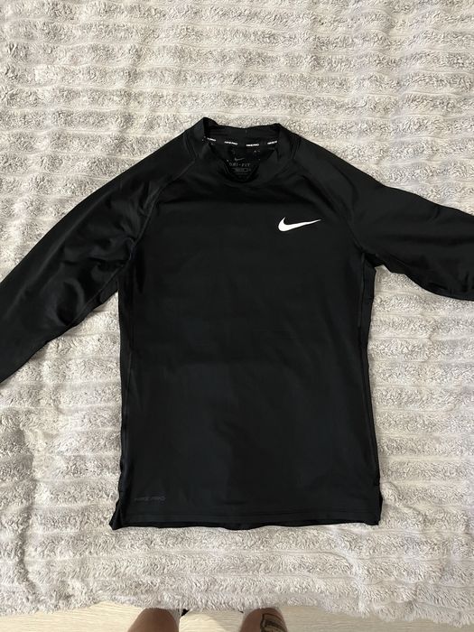 Термокофта Nike Чорного кольору