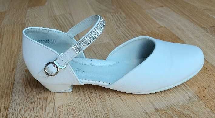 Buty białe komunijne dziewczęce