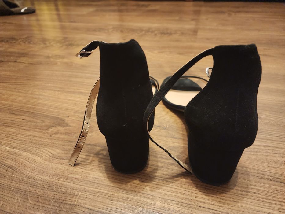 Замшеві босоніжки 42 розмір