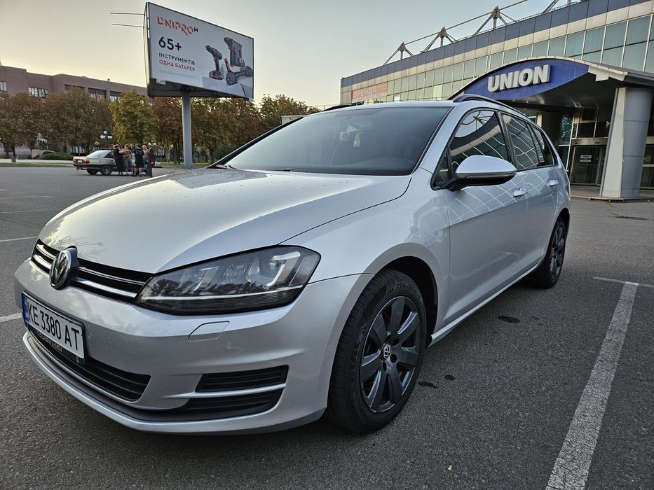 Продам Volkswagen Golf VII