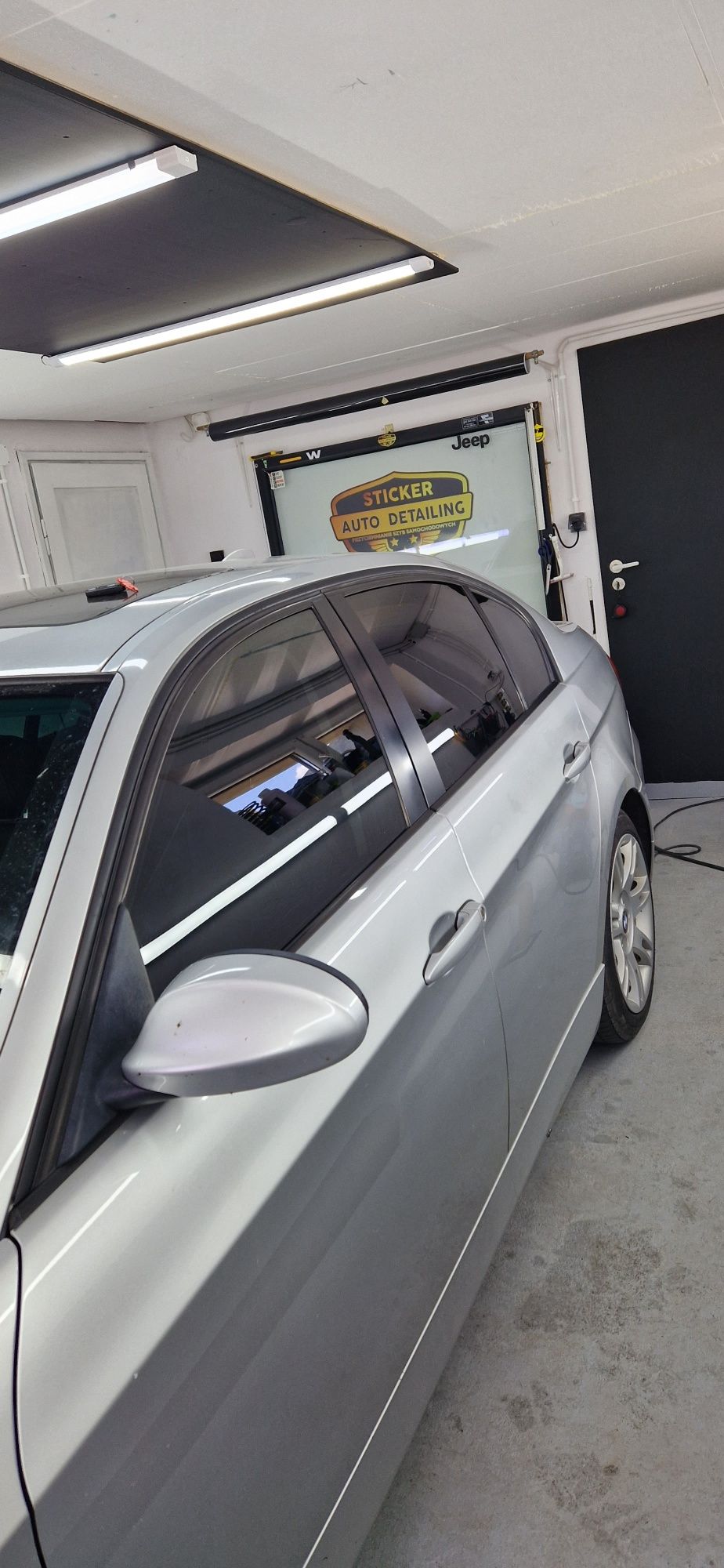 Przyciemnianie szyb, auto detailing,regeneracja reflektorów, dechromin