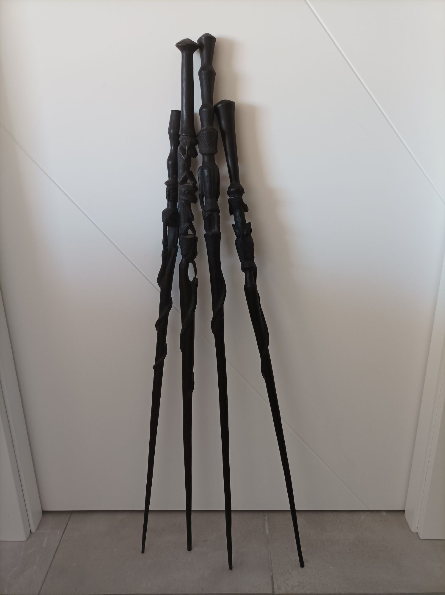 4 bengalas de pau preto