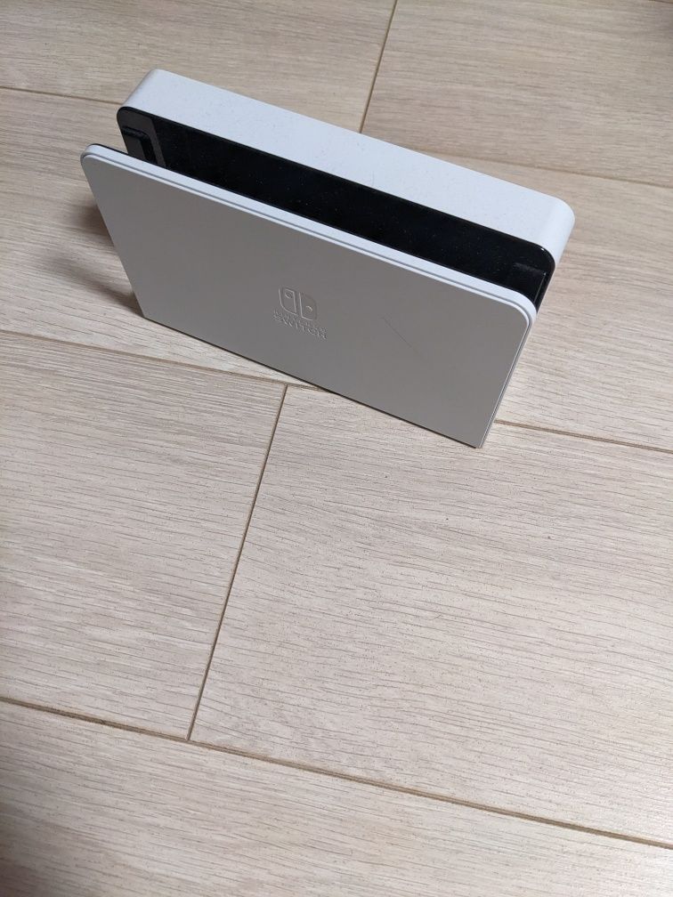 Продам Nintendo switch oled