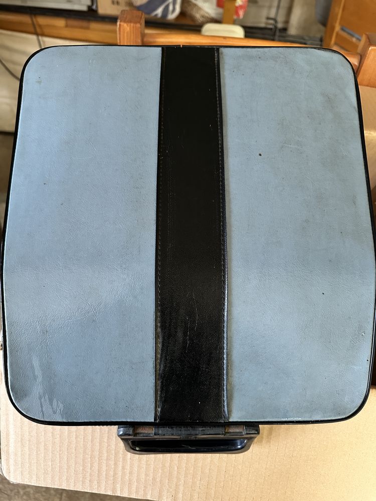 Maquina escrever antiga - Olivetti lettera 32 - com mala original