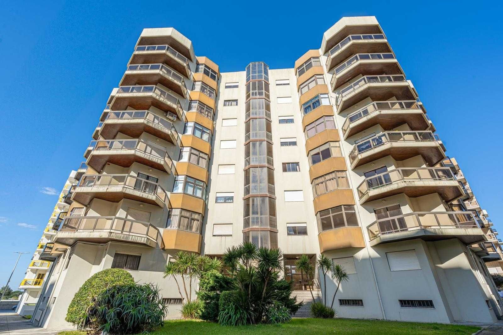 VCT29, simpático T1 r/c a 500mts da praia Amorosa