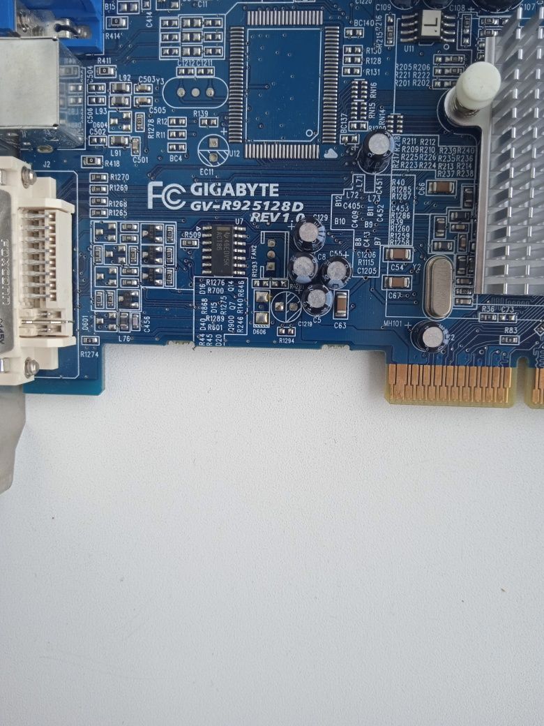 Видеокарта Gigabyte GV-R925128d rev 1.0. 128Mb