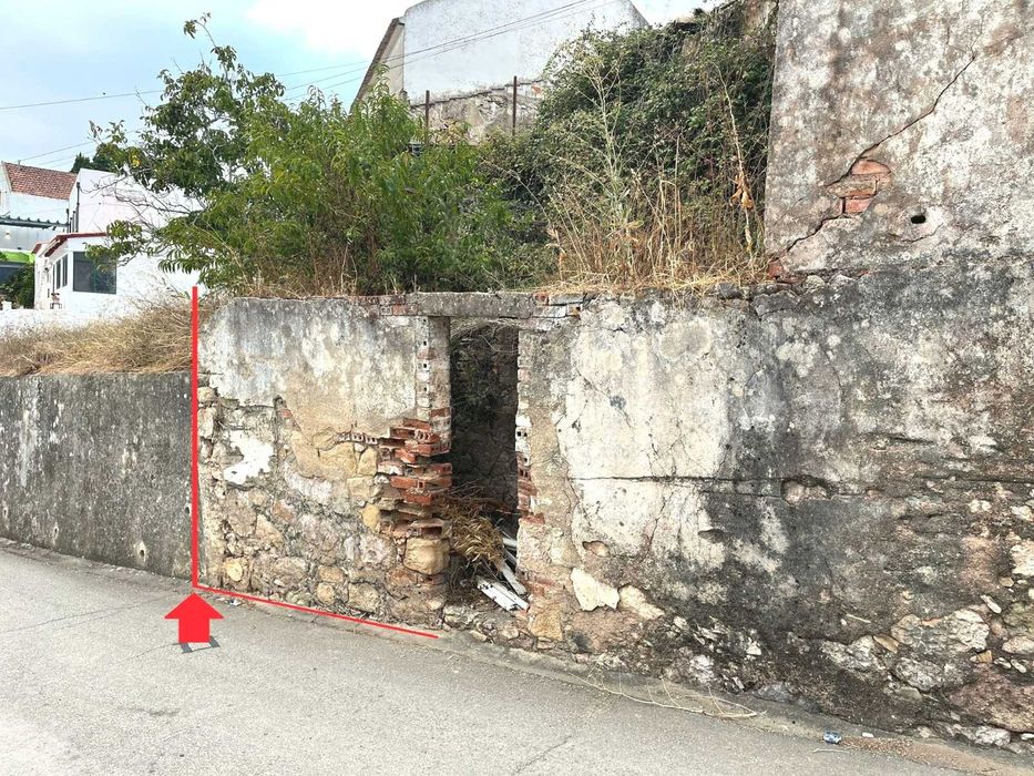 Moradia para reconstrução a 1h de Lisboa - Torres Vedras