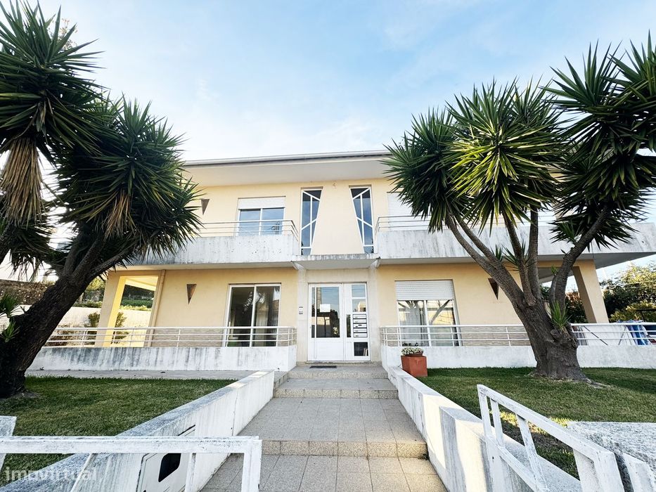 Apartamento T2 com Garagem Fechada