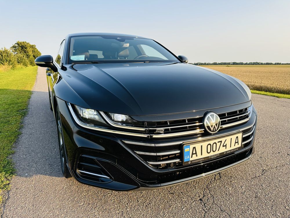 Офіційне авто. R-LINE, повний привід