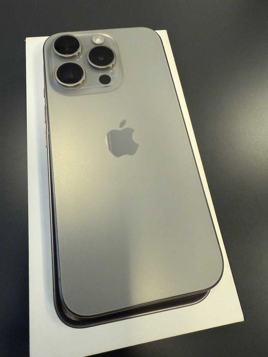 iPhone 15 pro 256gb titânio