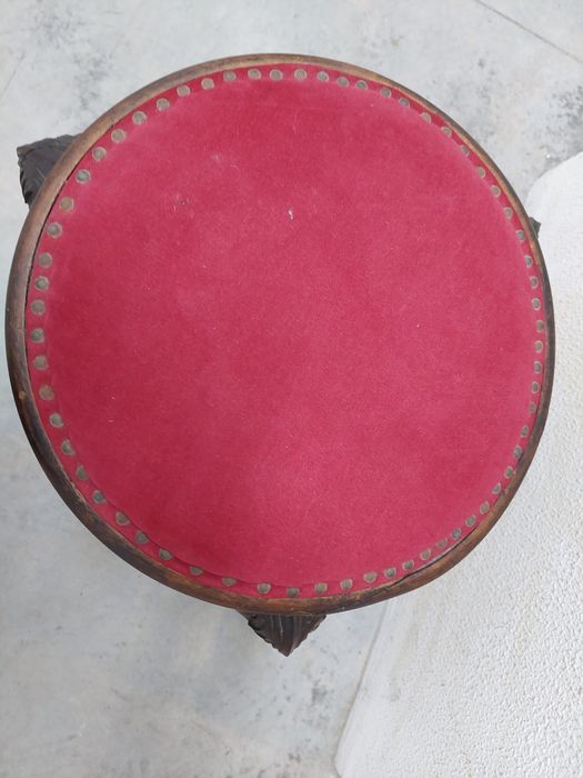 Banco arte nova com tampo de veludo