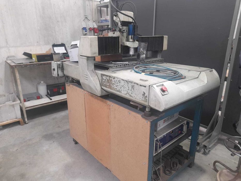 MÁQUINA DE GRAVAÇÃO ROTATIVA GRAVOGRAPH IS7000 - USADA