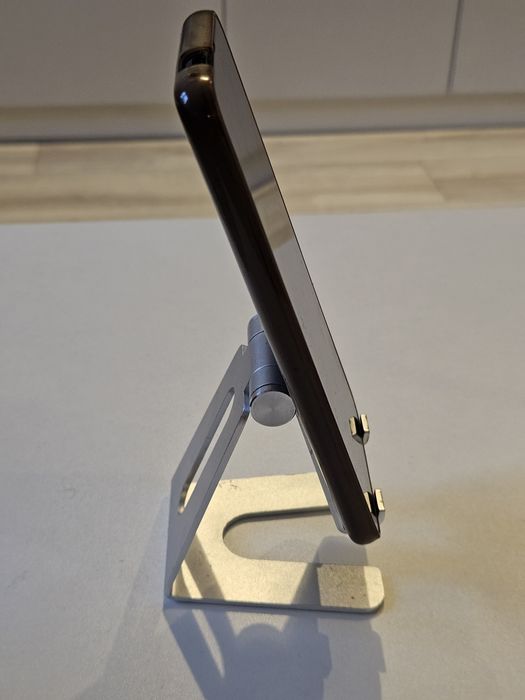 Stojak biurkowy do telefonu smartfona