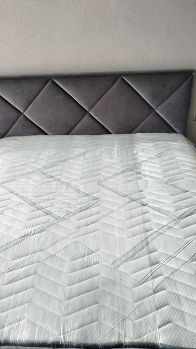 Ліжко з ортопедичним матрацом