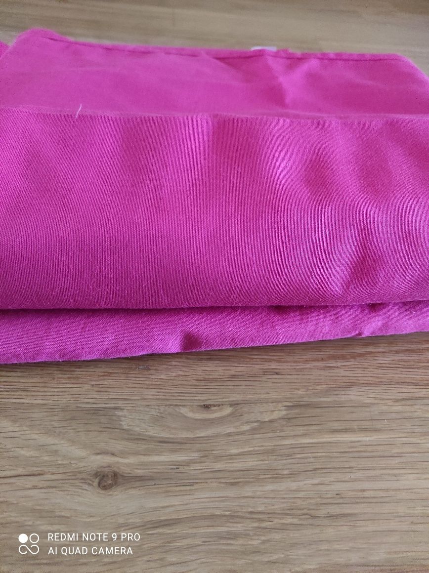 Almofadas tapetes cortinas rosa