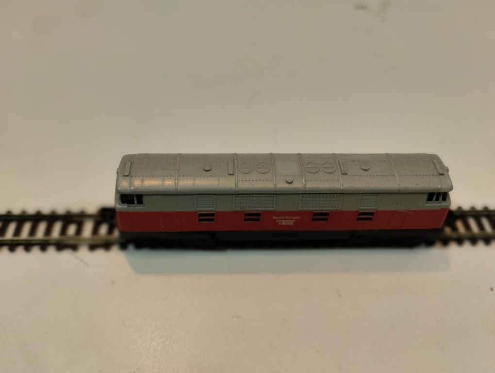 Lokomotywa diesel Piko V180 skala N //120