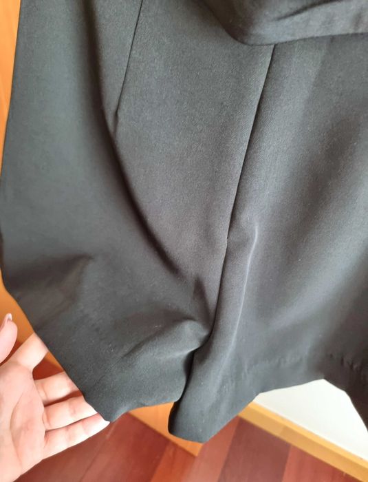 Saia-calção preta Stradivarius, tamanho 36