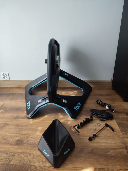 Trenażer rowerowy Tacx NEO 2 Smart