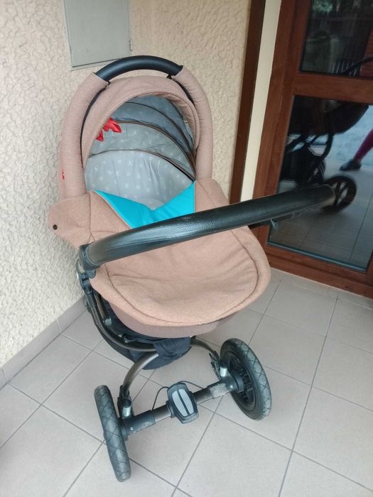 Łóżeczko i wózek niemowlęcy