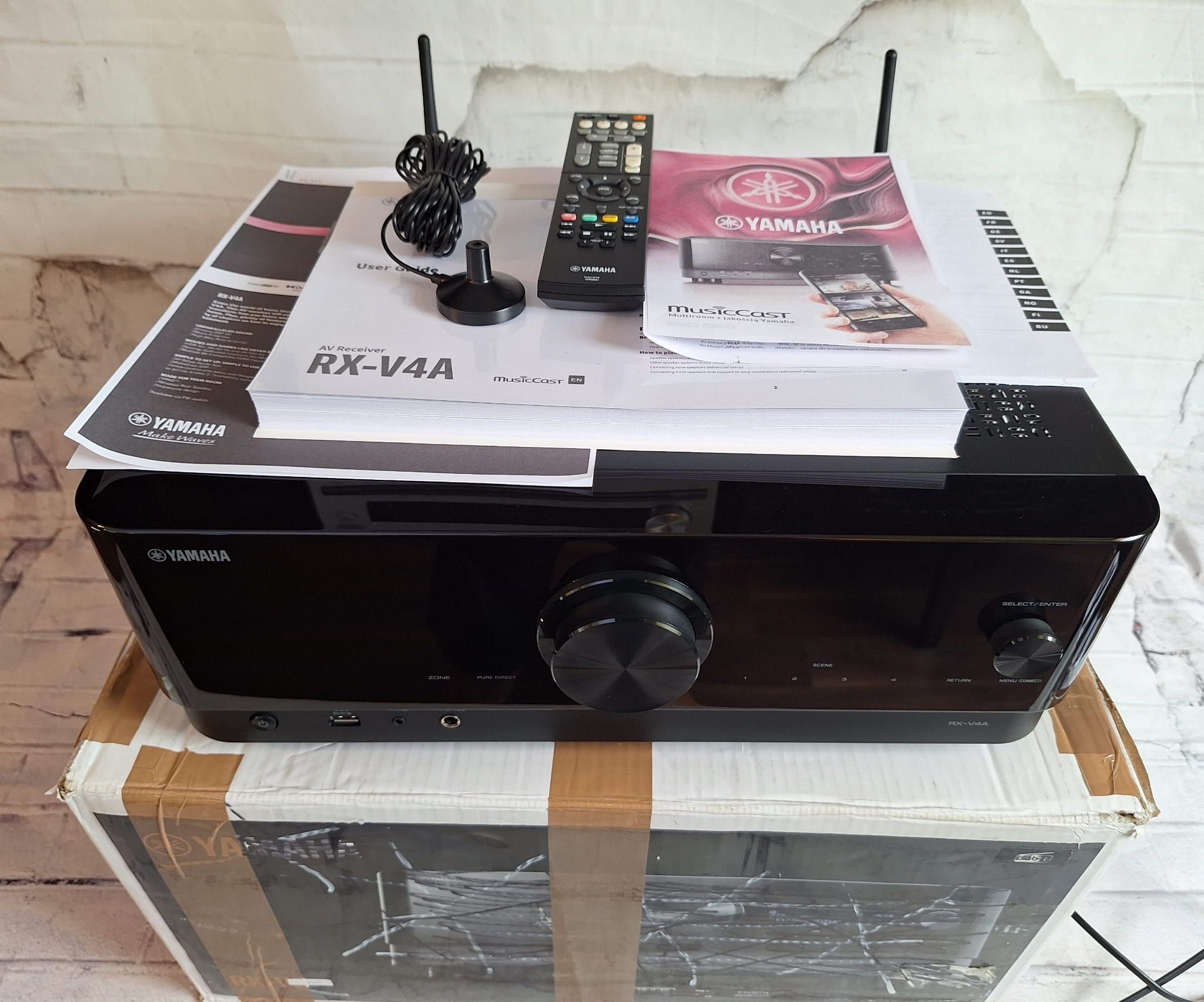 5.2 Yamaha RX-V4A  WI-fi BT 8K eARC Dolby Vision Atmos MusicCast