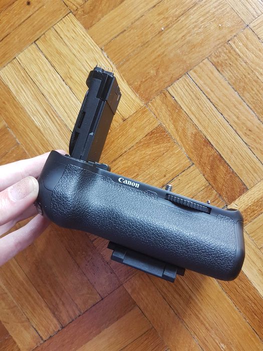 Lustrzanka Canon EOS 70D dwa obiektywy grip torba