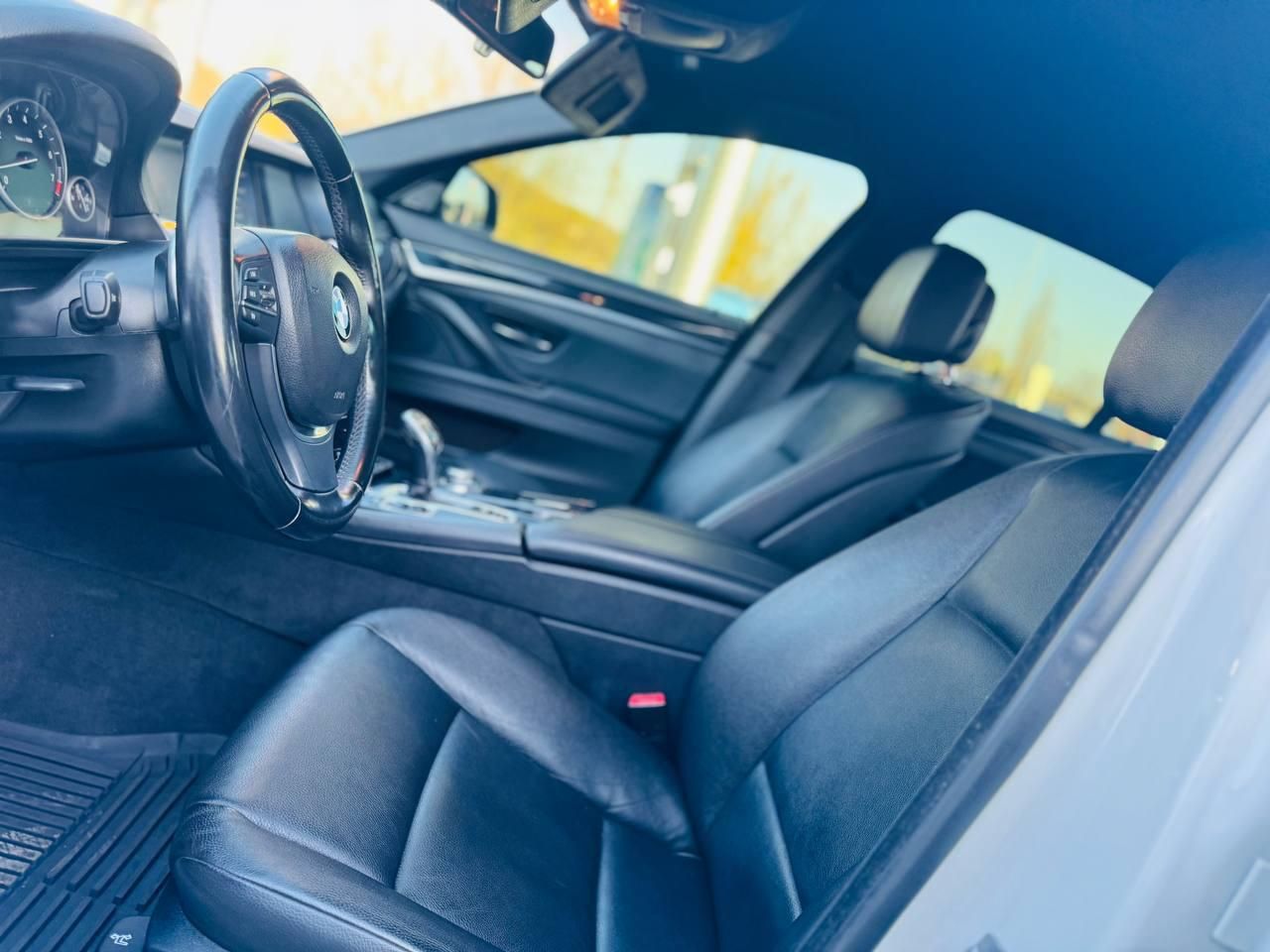 Легковой автомобиль BMW