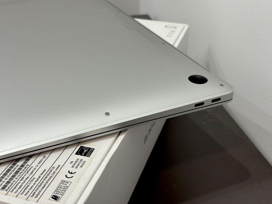MacBook Air 2020 року в кольорі Silver