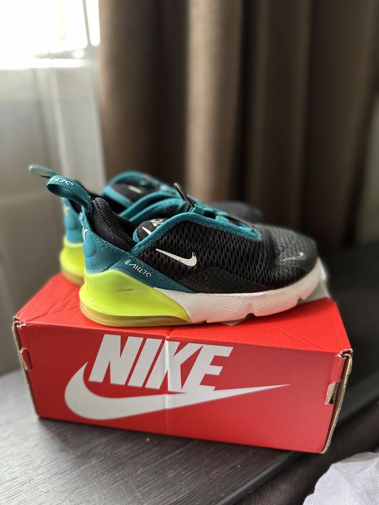 Кросівки air max 270