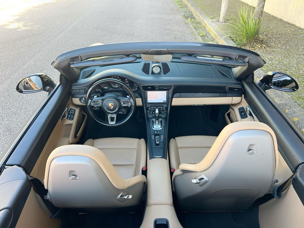 Porsche 911 GTS Cabrio