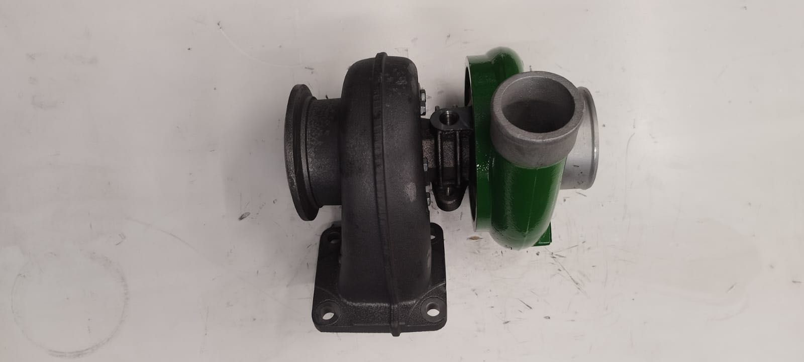 Turbosprężarka John Deere 6130,6225,6230,5105M,5105ML,344J