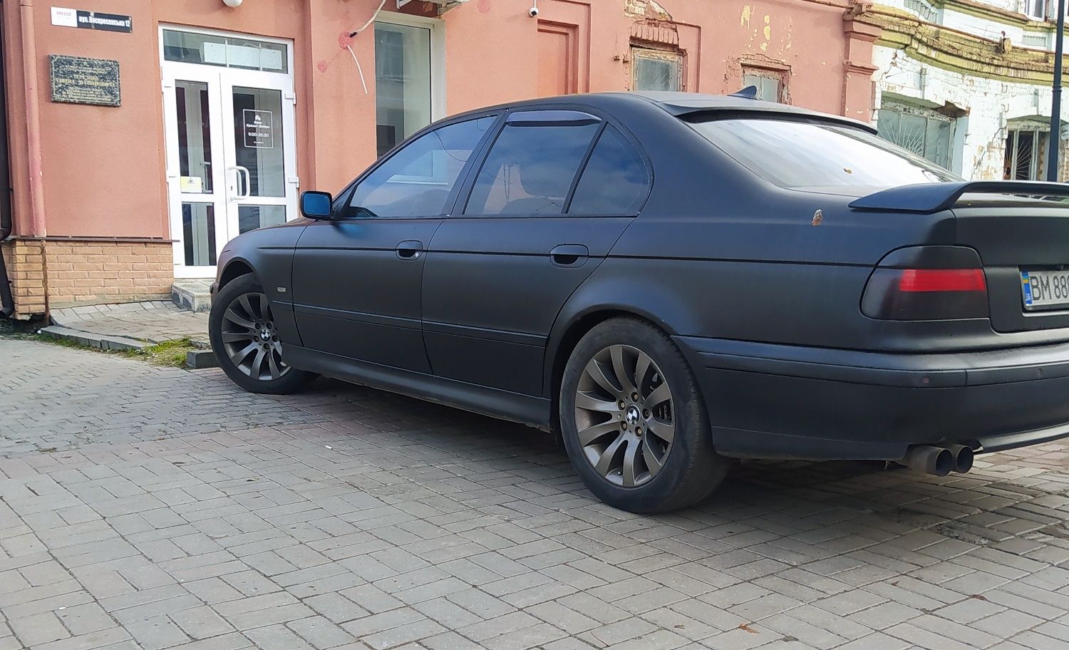 Автомобиль  BMW e39