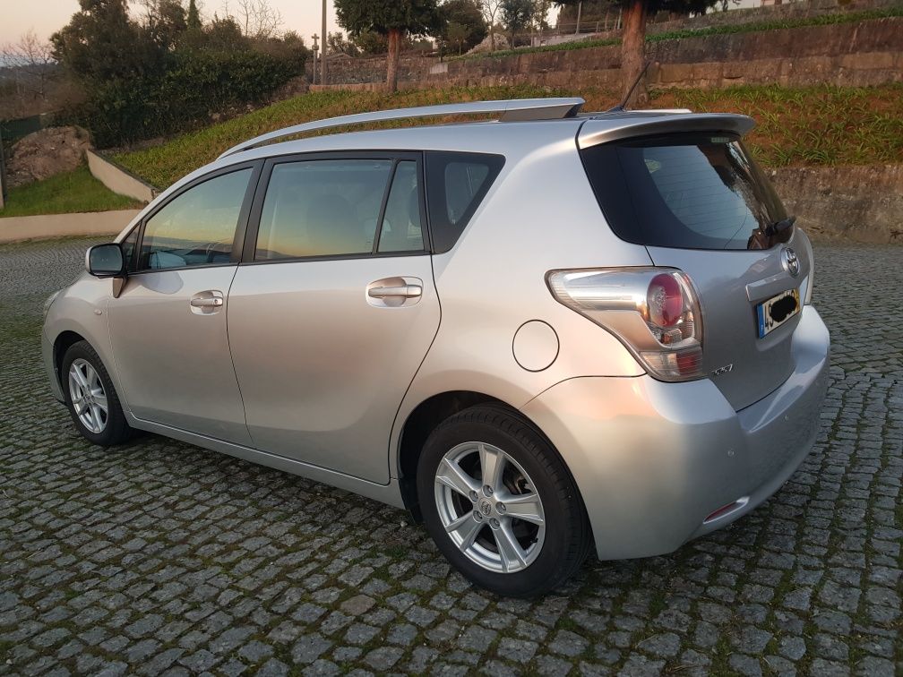 Toyota Verso 2.0 D-4D 126cv *7 lugares*rigorosamente impecável*