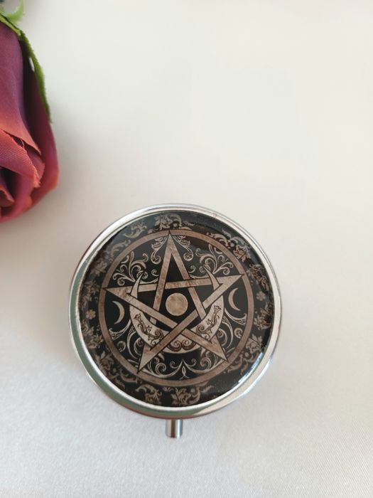Metalowe pudełeczko na leki, witaminy. Pentagram