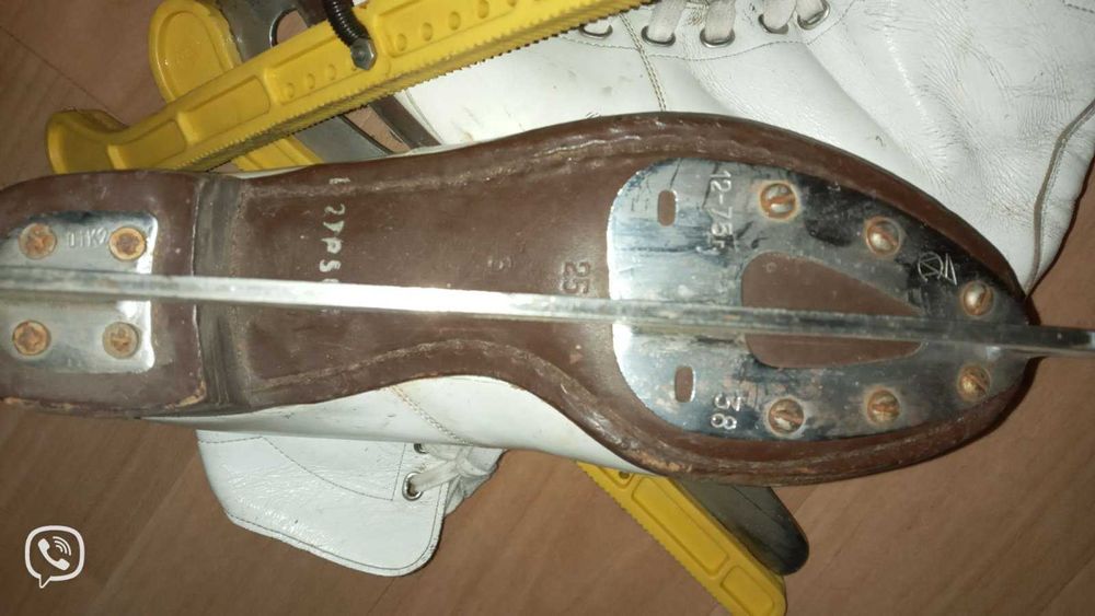 Коньки фигурные СССР  р.38 с чехлами, стелька 24,5 см