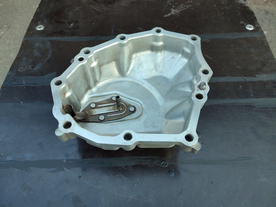 Крышка корпуса МКПП 2504A030  Mitsubishi Outlander XL, Lancer X