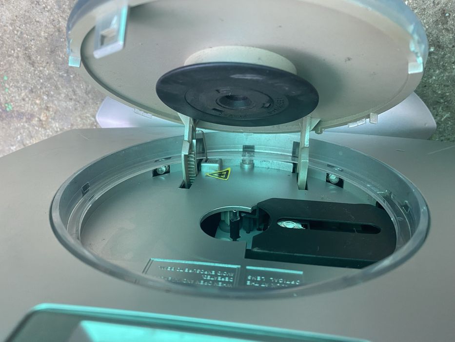 CD плеер Universum CTR-CD1036 с FM радио