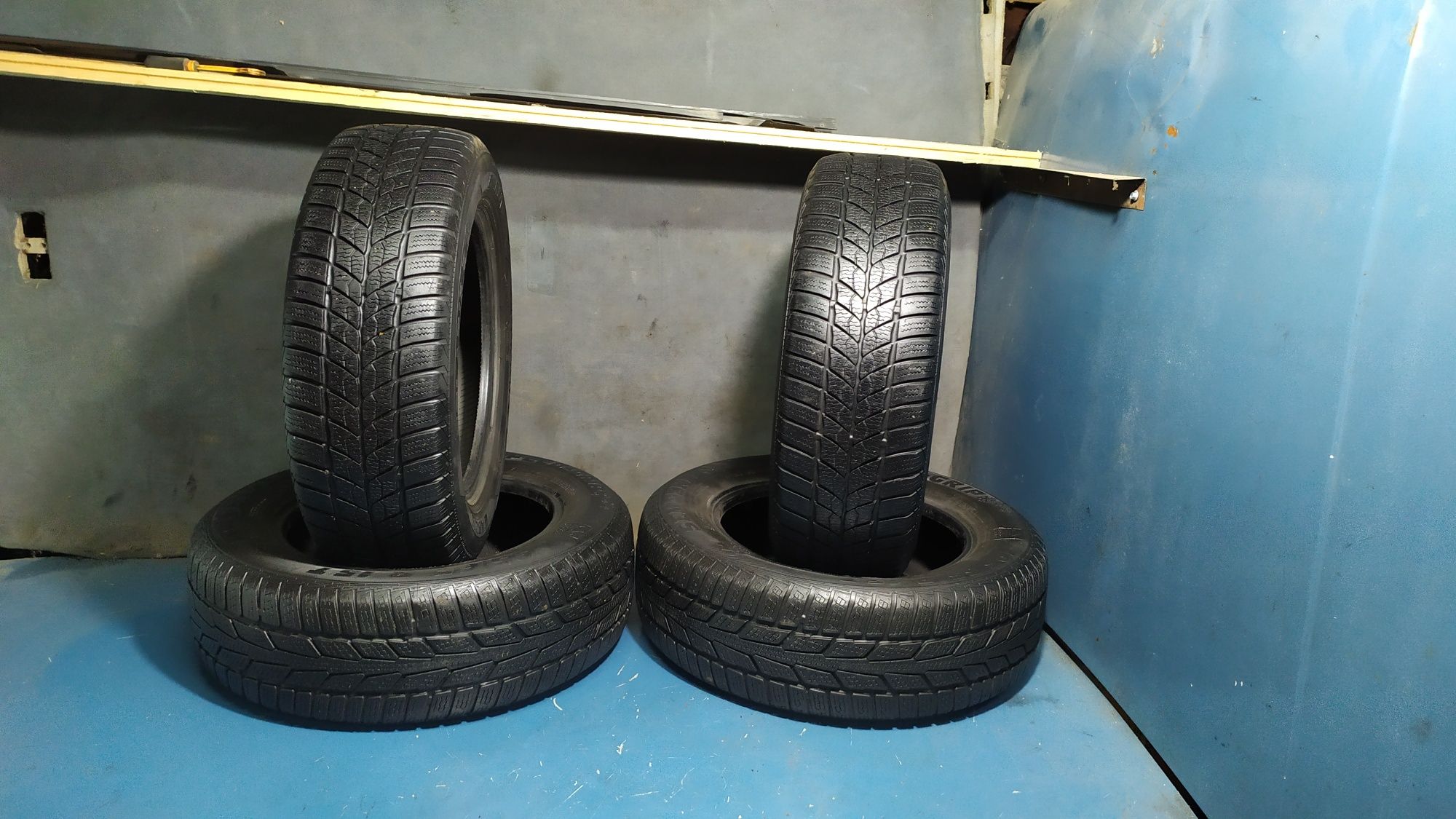 Шини 195/65 R15 (протектор 5-6мм)