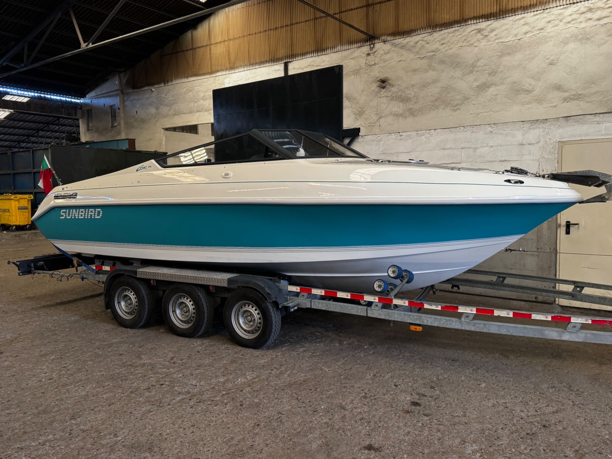 Barco Sunbird Corsair 218