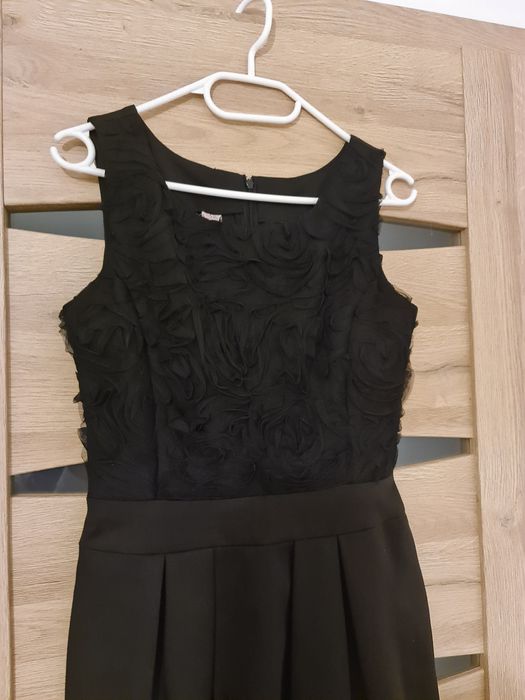 Sukienka czarna 38 góra tiul 3d różyczki