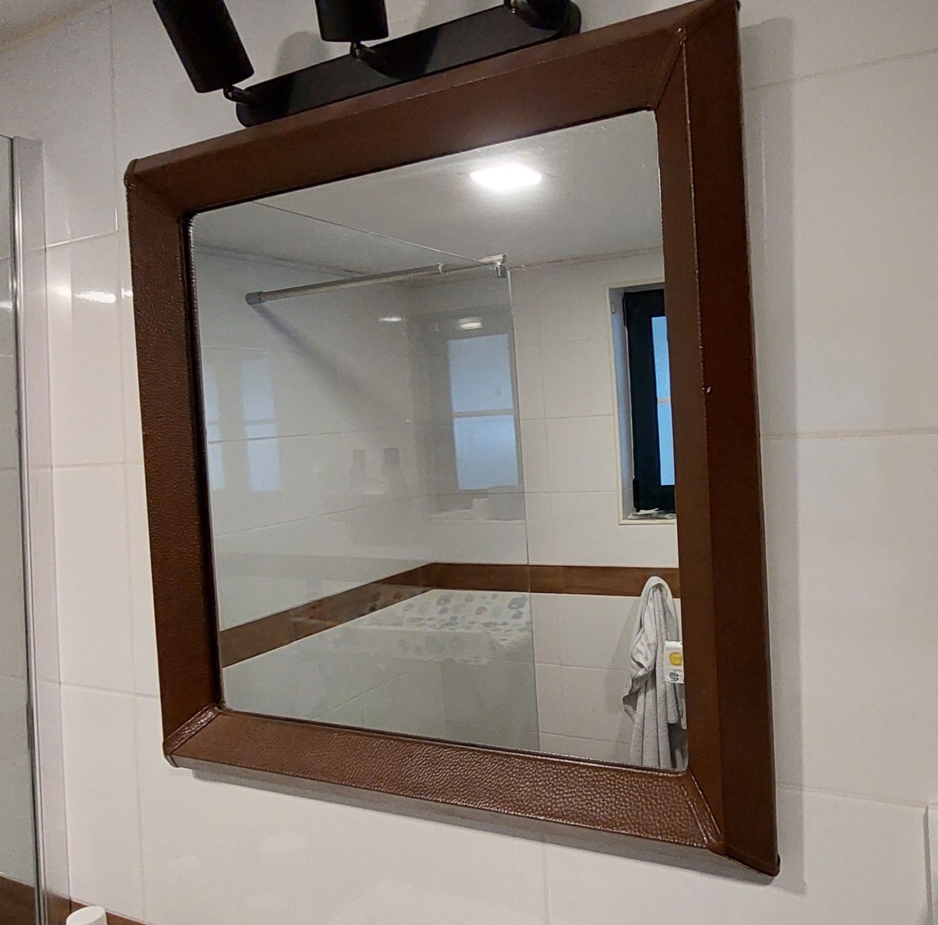 Espelho de casa de banho WC ou quarto em castanho com 60cm