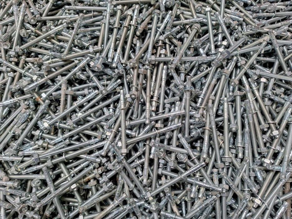 kotwy do betonu 10x135