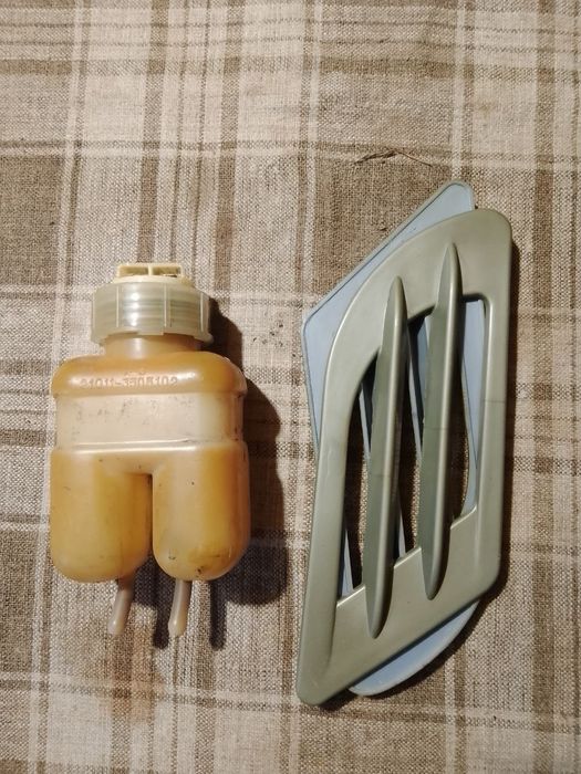 Бачок гальмівної рідини,дефлектори